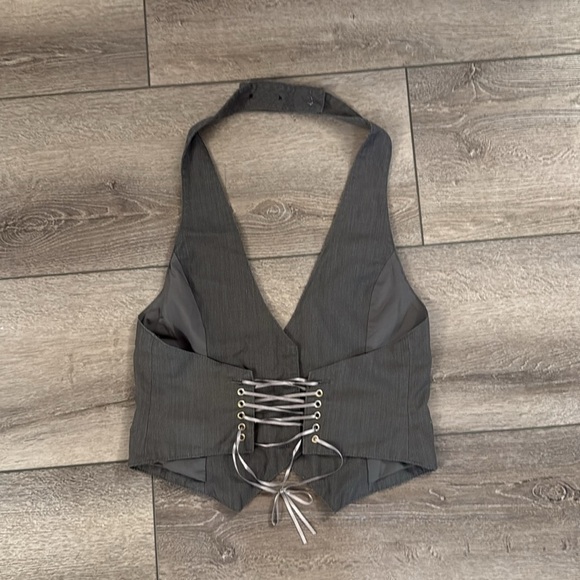 Vero Moda halter vest lace up small - Picture 2 of 3